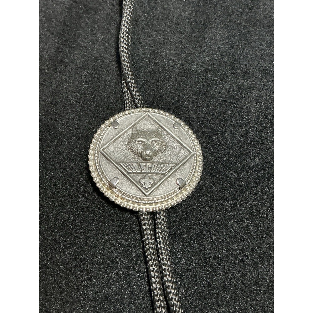 BOY SCOUTS OF AMERICA Cub Scouts Vintage Bolo Tie Pewter Wolf